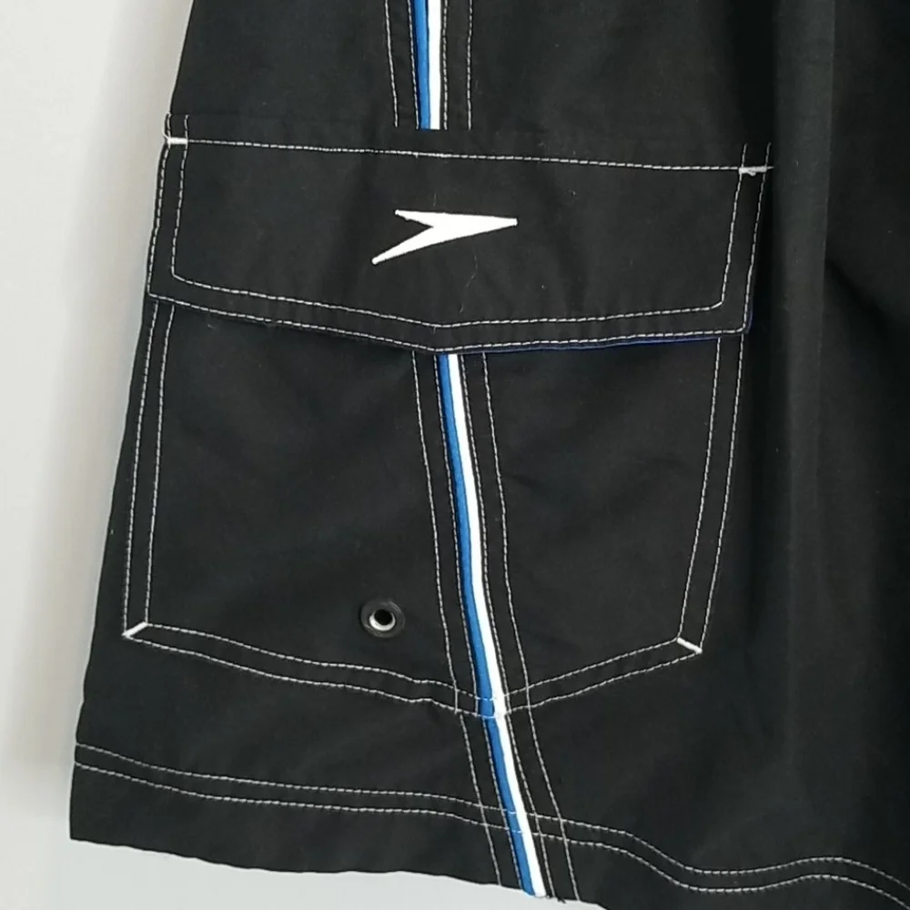 Men's Medium SPEEDO swim trunks lined pockets